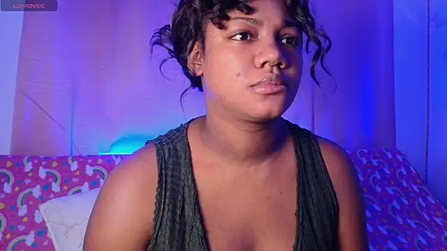 Snapshot of Daphnewalker__ chatting on May 2026 11:40:01 AM Daphnewalker online show from May 2026 11:40:01 AM