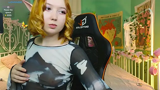 Snapshot of MizukiNoYoru chatting on March 2025 11:00:02 AM MizukiNoYoru online show from March 2025 11:00:02 AM