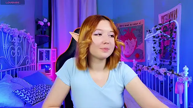 Snapshot of MizukiNoYoru chatting on February 2025 08:39:01 PM MizukiNoYoru online show from February 2025 08:39:01 PM