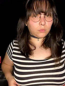 Snapshot of Solo_yoss chatting on September 2025 05:23:02 AM Solo yoss online show from September 2025 05:23:02 AM