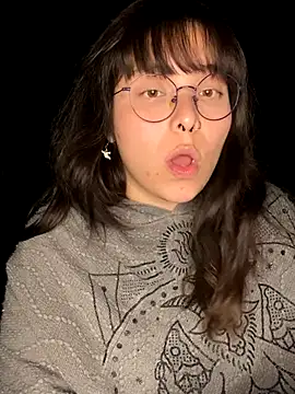 Snapshot of Solo_yoss chatting on October 2025 06:06:01 AM Solo yoss online show from October 2025 06:06:01 AM