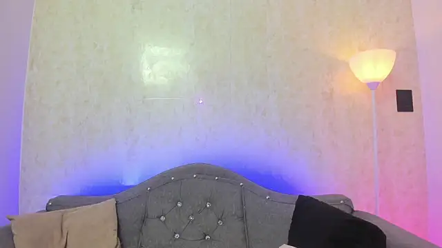 AntoniSantoss online show from April 2026 07:42:01 PM