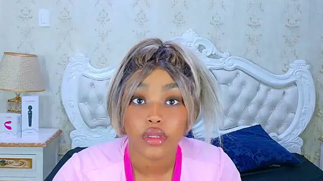 TianahGlow online show from November 2025 09:04:02 PM