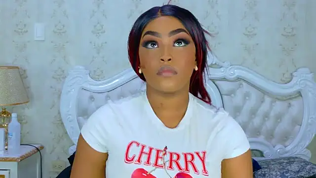 TianahGlow online show from October 2025 09:03:01 PM