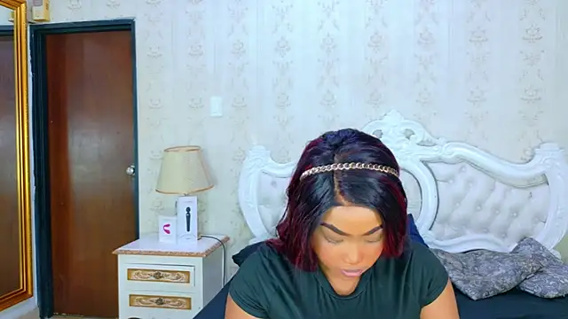 TianahGlow online show from November 2025 08:25:01 PM