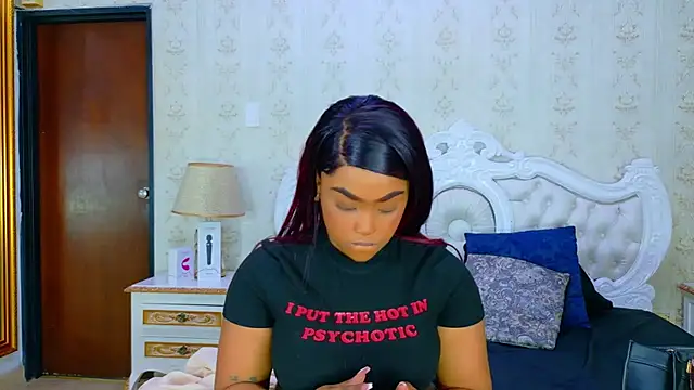 TianahGlow online show from November 2025 08:31:02 PM