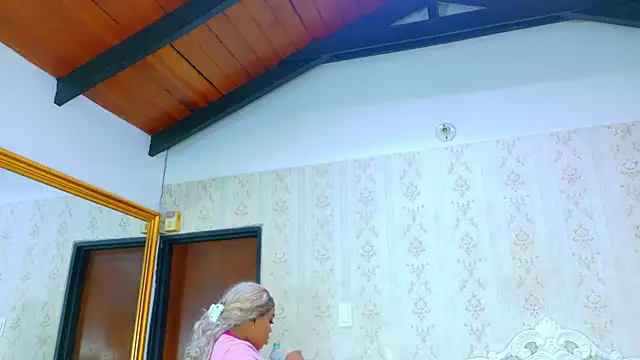 TianahGlow online show from February 2026 08:06:02 PM