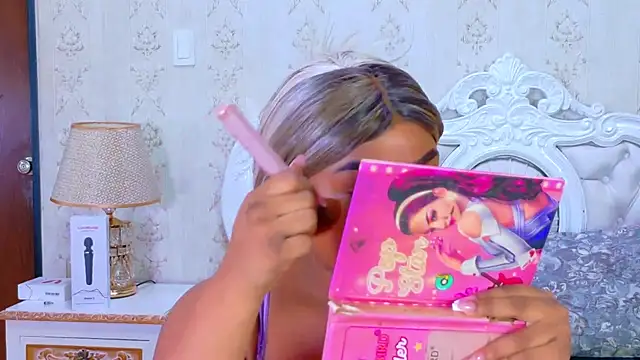 TianahGlow online show from November 2025 08:23:02 PM