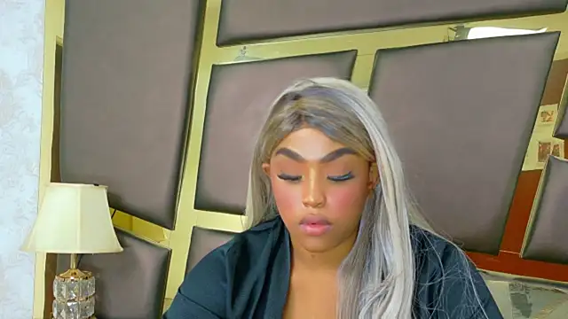 TianahGlow online show from November 2025 09:43:01 AM