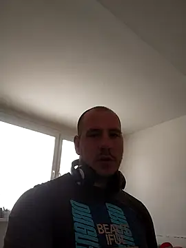jarous32- online show from February 2025 01:40:01 PM