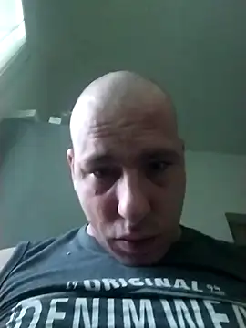 jarous32- online show from February 2025 06:18:01 AM