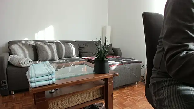 molicaremolicare online show from November 2025 12:16:01 PM