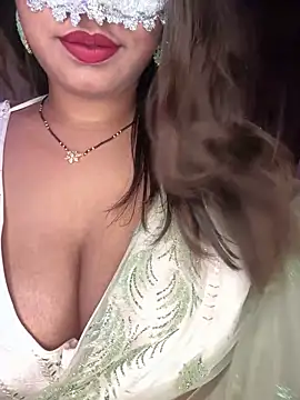 Snapshot of WifyHubby_38 chatting on January 2026 06:00:02 PM WifyHubby 38 online show from January 2026 06:00:02 PM