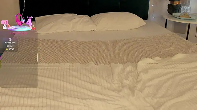 Snapshot of Lina_Kiss_Me chatting on December 2025 02:45:01 PM Lina Kiss Me online show from December 2025 02:45:01 PM