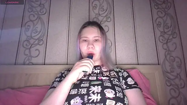 Snapshot of Little_kitsune1707 chatting on September 2025 01:17:02 PM Little kitsune1707 online show from September 2025 01:17:02 PM