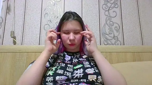 Snapshot of Little_kitsune1707 chatting on September 2025 05:52:02 PM Little kitsune1707 online show from September 2025 05:52:02 PM