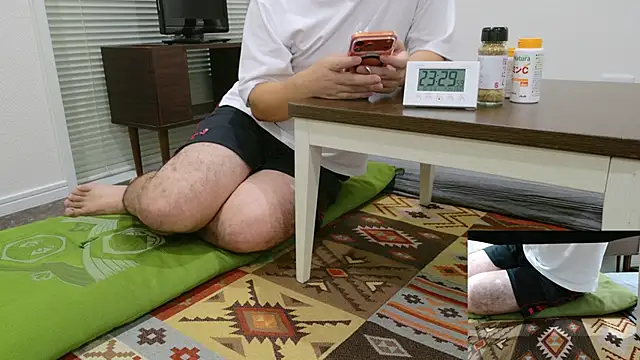 Snapshot of YARASERO-kun chatting on October 2025 02:30:02 PM YARASERO-kun online show from October 2025 02:30:02 PM