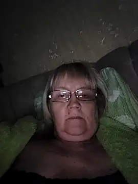 Snapshot of Violet5364 chatting on November 2025 08:42:01 PM Violet5364 online show from November 2025 08:42:01 PM