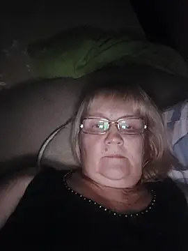 Snapshot of Violet5364 chatting on November 2025 09:04:02 PM Violet5364 online show from November 2025 09:04:02 PM