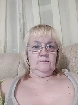 Snapshot of Violet5364 chatting on December 2025 08:30:01 PM Violet5364 online show from December 2025 08:30:01 PM