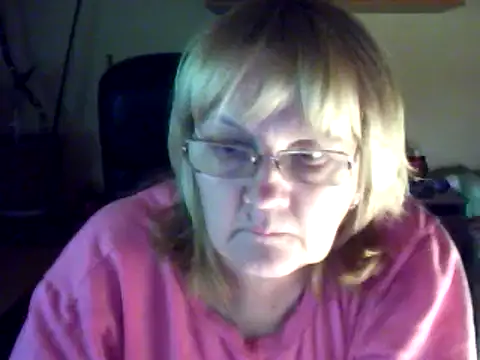 Snapshot of Violet5364 chatting on February 2025 09:42:01 PM Violet5364 online show from February 2025 09:42:01 PM