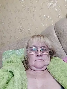 Snapshot of Violet5364 chatting on December 2025 08:31:02 PM Violet5364 online show from December 2025 08:31:02 PM