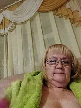 Snapshot of Violet5364 chatting on December 2025 09:40:01 PM Violet5364 online show from December 2025 09:40:01 PM