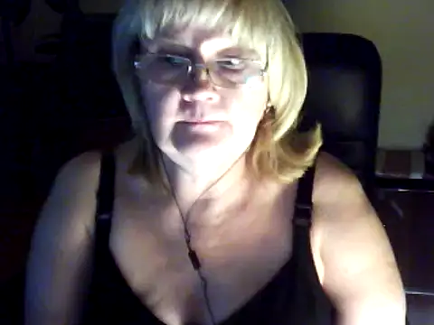 Snapshot of Violet5364 chatting on November 2025 07:50:02 PM Violet5364 online show from November 2025 07:50:02 PM