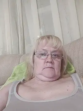 Snapshot of Violet5364 chatting on December 2025 08:53:02 PM Violet5364 online show from December 2025 08:53:02 PM