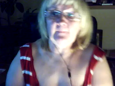 Snapshot of Violet5364 chatting on November 2025 08:56:02 PM Violet5364 online show from November 2025 08:56:02 PM