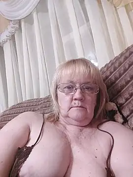 Snapshot of Violet5364 chatting on June 2026 08:14:02 PM Violet5364 online show from June 2026 08:14:02 PM