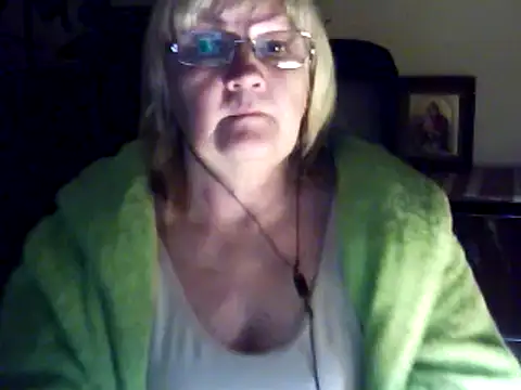 Snapshot of Violet5364 chatting on November 2025 09:08:01 PM Violet5364 online show from November 2025 09:08:01 PM