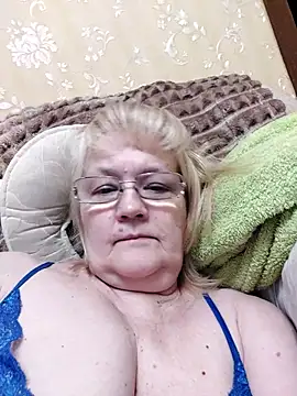 Snapshot of Violet5364 chatting on January 2026 09:54:01 PM Violet5364 online show from January 2026 09:54:01 PM