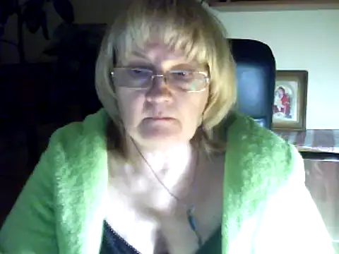 Snapshot of Violet5364 chatting on November 2025 03:06:02 PM Violet5364 online show from November 2025 03:06:02 PM