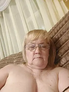 Snapshot of Violet5364 chatting on June 2026 07:44:02 PM Violet5364 online show from June 2026 07:44:02 PM