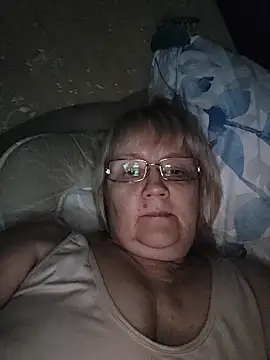 Snapshot of Violet5364 chatting on November 2025 08:42:02 PM Violet5364 online show from November 2025 08:42:02 PM