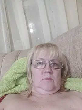 Snapshot of Violet5364 chatting on December 2025 08:41:02 PM Violet5364 online show from December 2025 08:41:02 PM