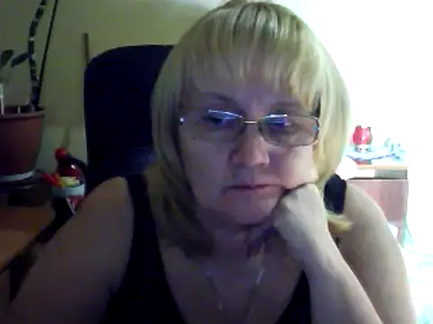 Snapshot of Violet5364 chatting on February 2025 09:10:01 PM Violet5364 online show from February 2025 09:10:01 PM