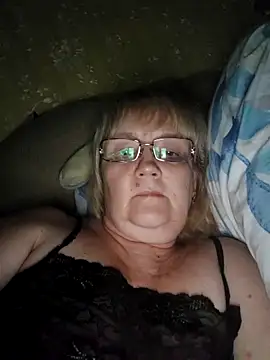 Snapshot of Violet5364 chatting on November 2025 09:37:01 PM Violet5364 online show from November 2025 09:37:01 PM