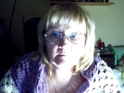Snapshot of Violet5364 chatting on February 2025 09:25:02 PM Violet5364 online show from February 2025 09:25:02 PM