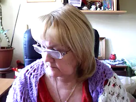 Snapshot of Violet5364 chatting on February 2025 01:44:02 PM Violet5364 online show from February 2025 01:44:02 PM