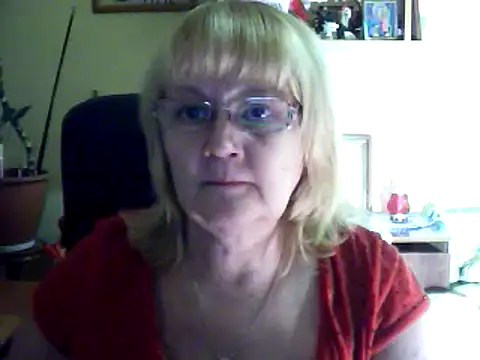 Snapshot of Violet5364 chatting on February 2025 03:52:02 PM Violet5364 online show from February 2025 03:52:02 PM