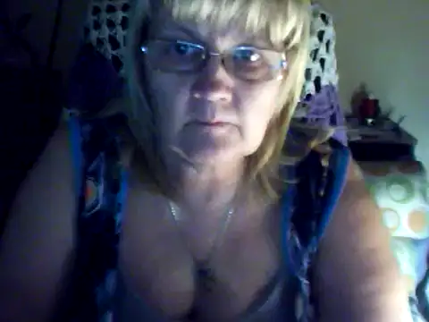 Snapshot of Violet5364 chatting on March 2025 08:32:02 PM Violet5364 online show from March 2025 08:32:02 PM
