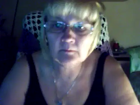 Snapshot of Violet5364 chatting on March 2025 08:40:02 PM Violet5364 online show from March 2025 08:40:02 PM