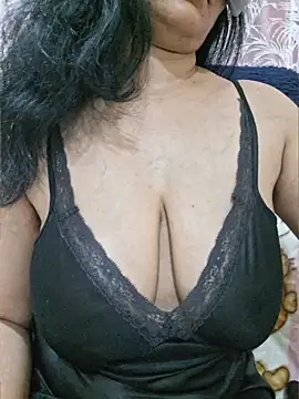 Snapshot of Jassi_Does chatting on June 2026 09:16:01 PM Jassi Does online show from June 2026 09:16:01 PM