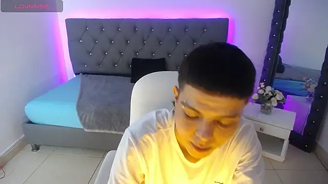 Snapshot of SebastianCollinss chatting on February 2025 11:53:01 AM SebastianCollinss online show from February 2025 11:53:01 AM