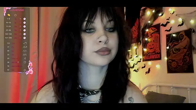 marynixoxo online show from October 2025 07:00:01 PM