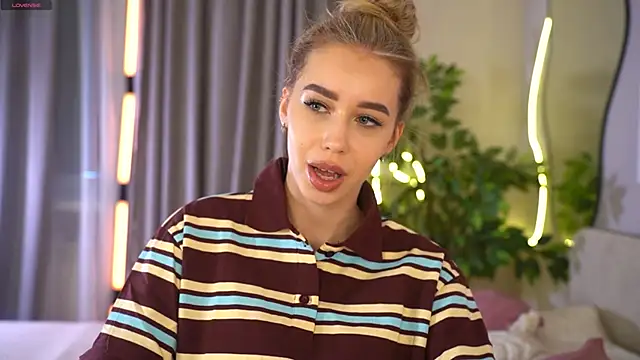  Spring Day  online show from February 2026 08:14:02 AM