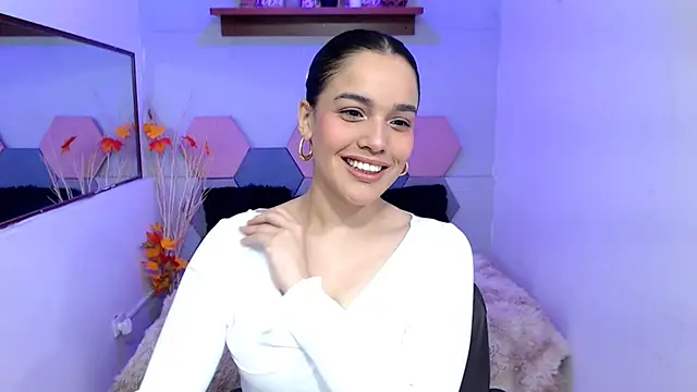 Lana Pearce online show from February 2025 01:00:01 PM