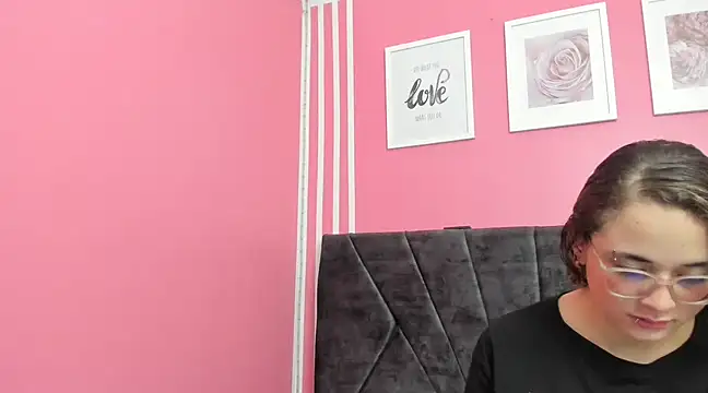 Amelia Royer online show from March 2025 12:35:02 PM